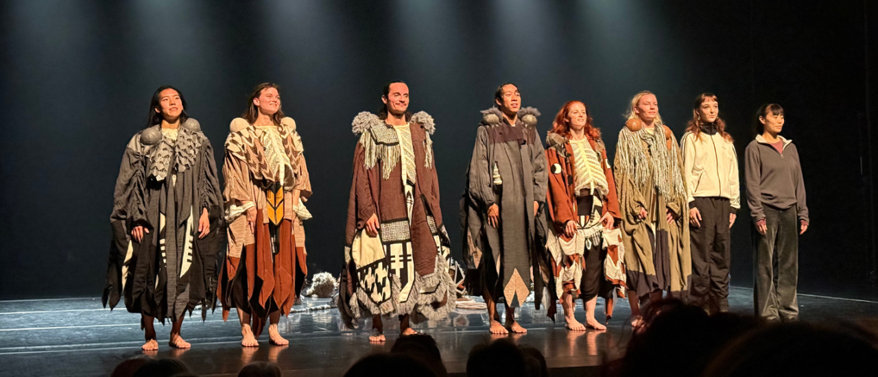 bows at the end of a performance 